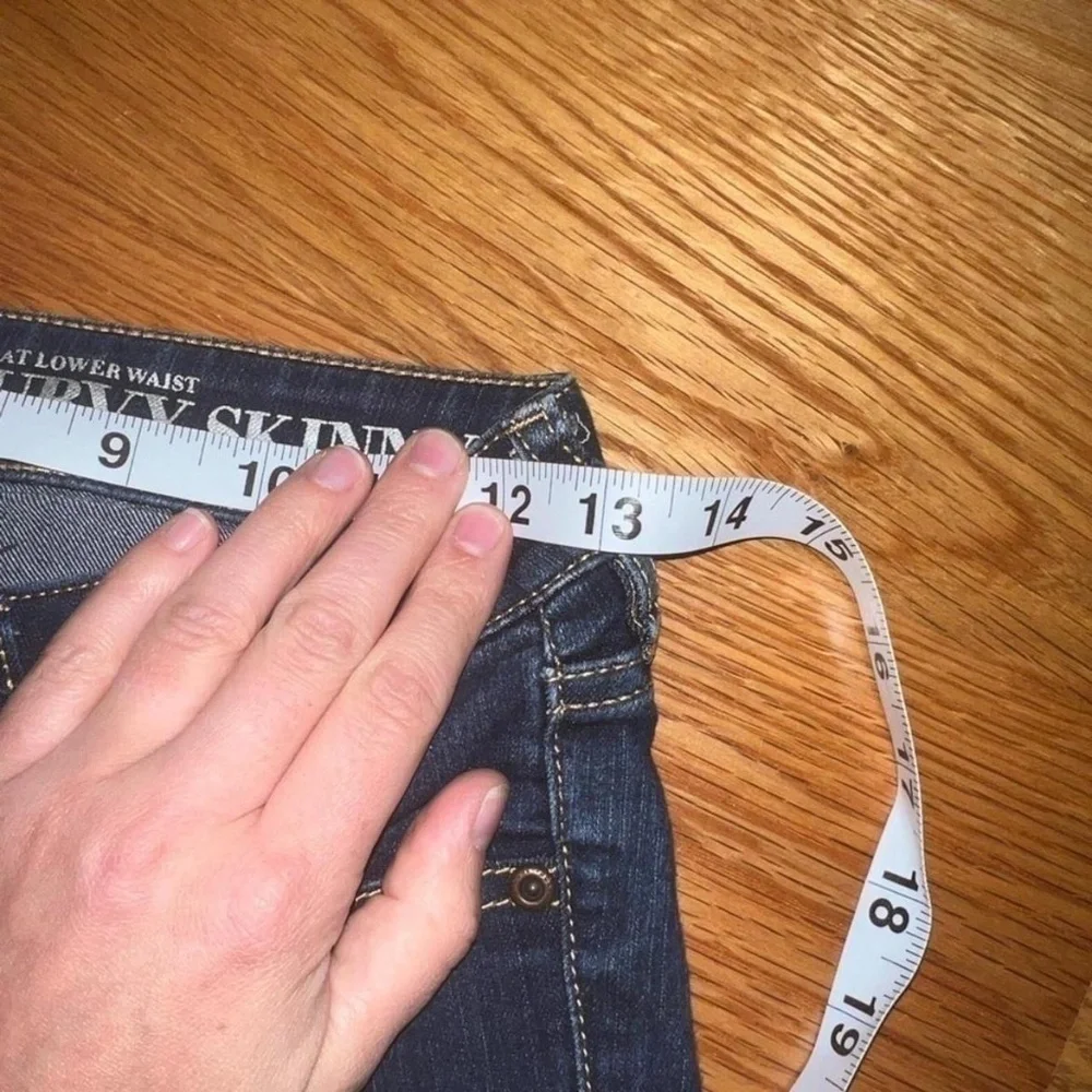 Navy blue cropped NY&C sits at lower waist curvy skinny  crop cuffed jeans 0